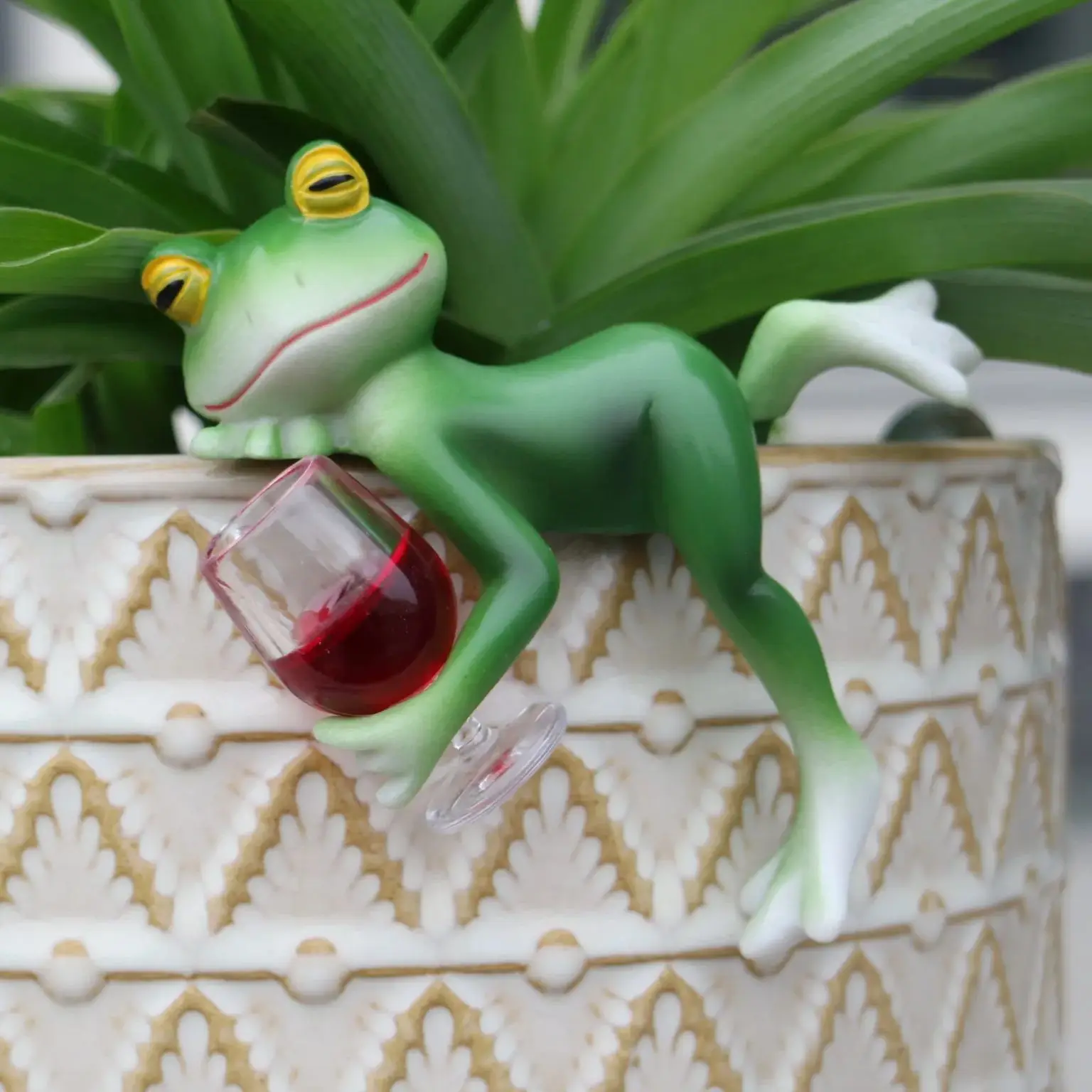 現代樹脂カエルプランター、クリエイティブな手作り、屋外、バル - Plant Parents のレビューと価格