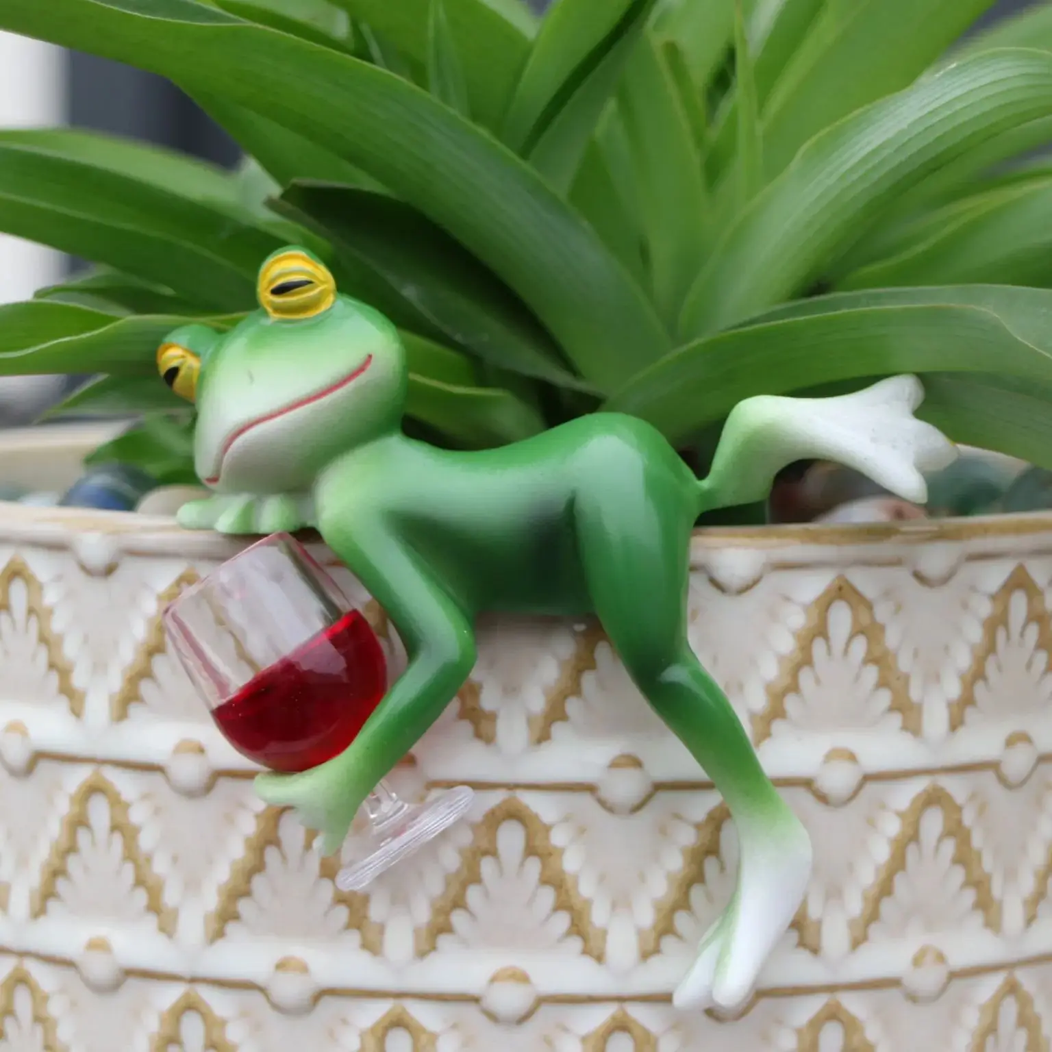 現代樹脂カエルプランター、クリエイティブな手作り、屋外、バル - Plant Parents のレビューと価格